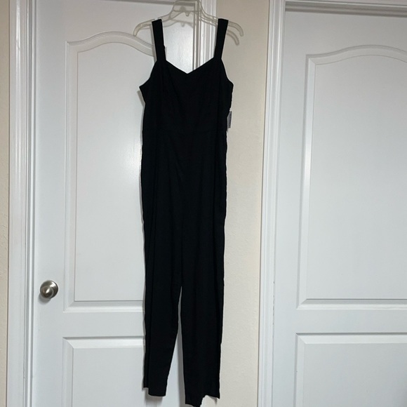 New, Old Navy Fit and Flair linen blend Jumpsuit, black, size L - Picture 1 of 4